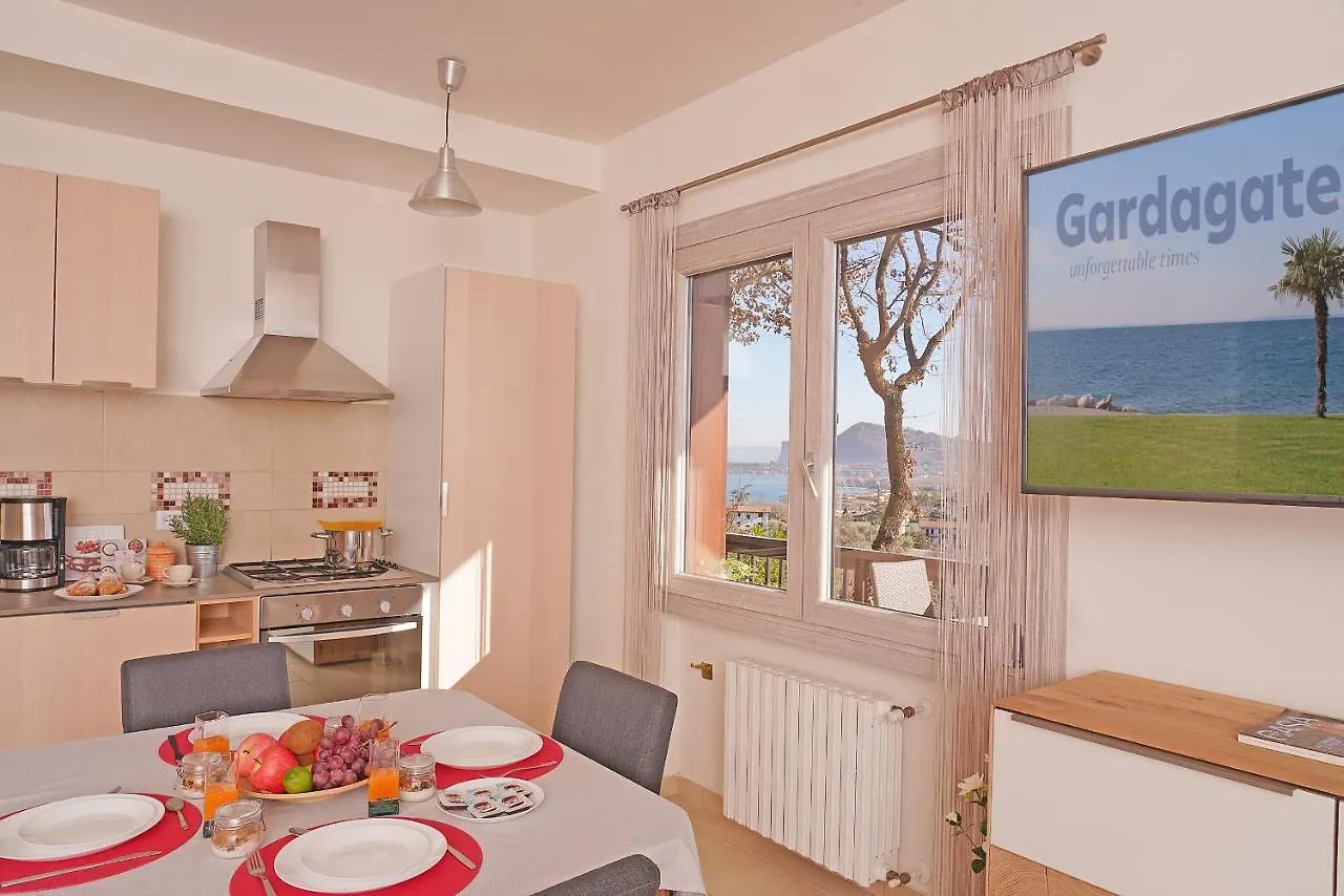 Apartment Ferienwohnung Centro Residenziale Benaco - Gardagate Manerba del Garda Italien